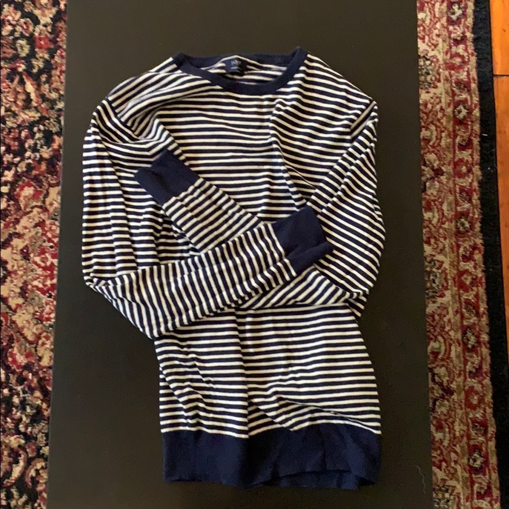 Barely worn long sleeve J.Crew crewneck